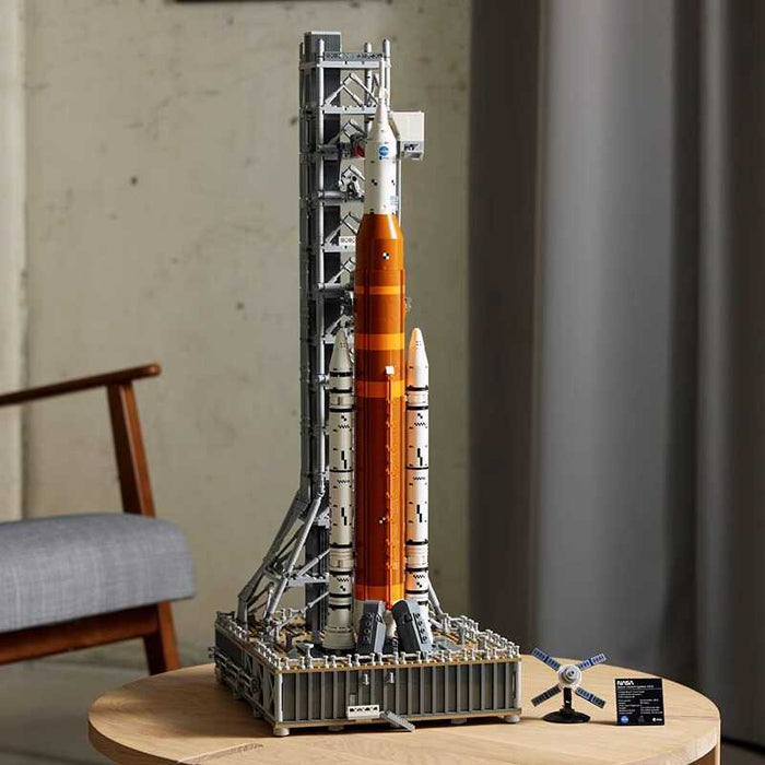 AstroBuild – NASA Rocket Model Kit