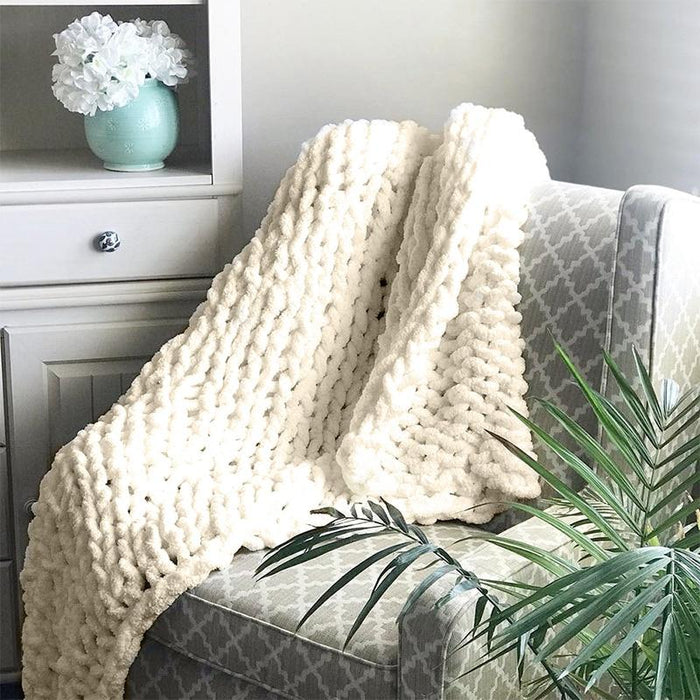 SnuggleWeave - Chunky Knit Blanket