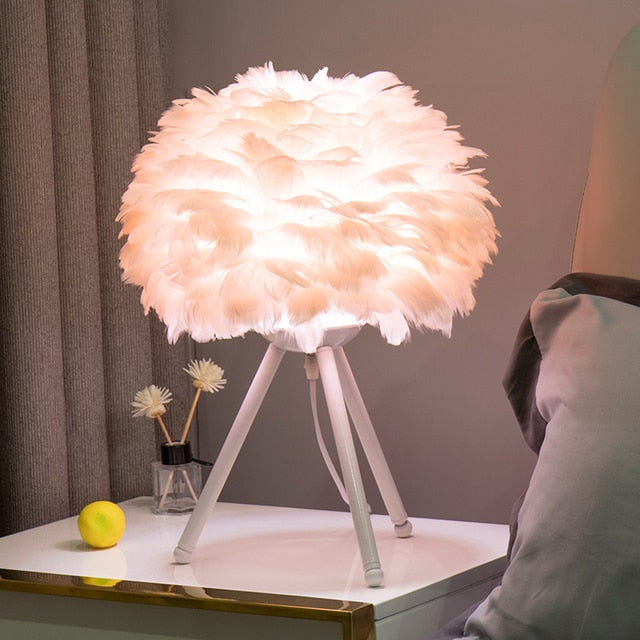 FluffLight - Feather Table Lamp