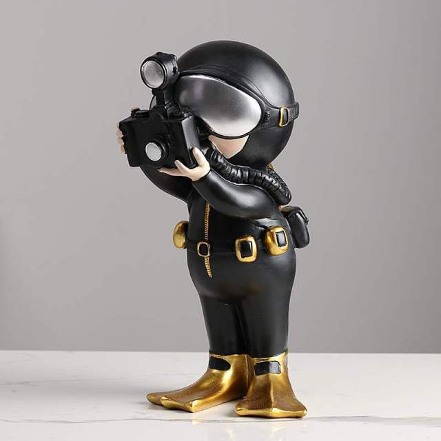 AquaExplorer - Mini Scuba Diver Figurine