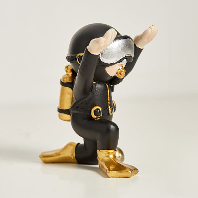 AquaExplorer - Mini Scuba Diver Figurine