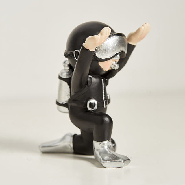 AquaExplorer - Mini Scuba Diver Figurine