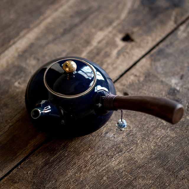 Tranquil Pour - Side Handle Teapot